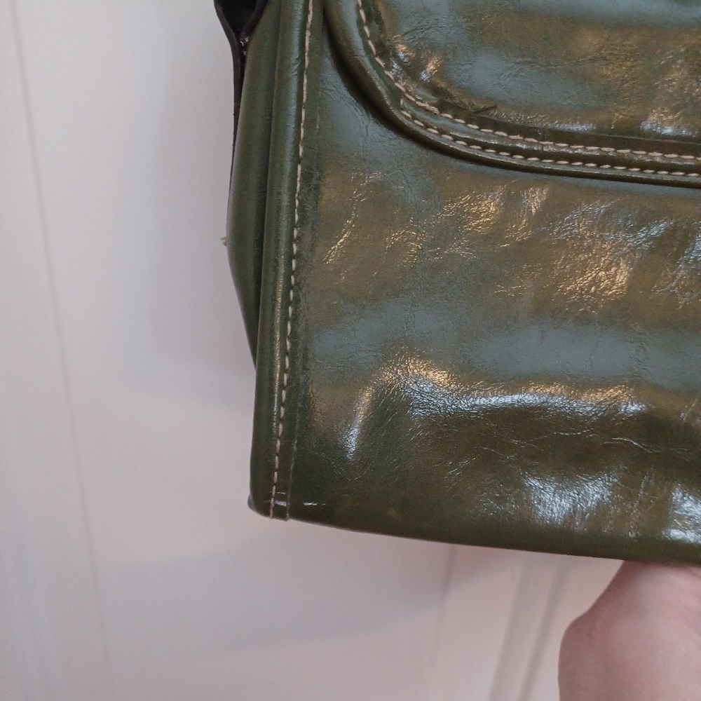 Rosetti Shoulder Bag Green Faux Leather with Silver Hardware and Button Clasp - Picture 6 of 6